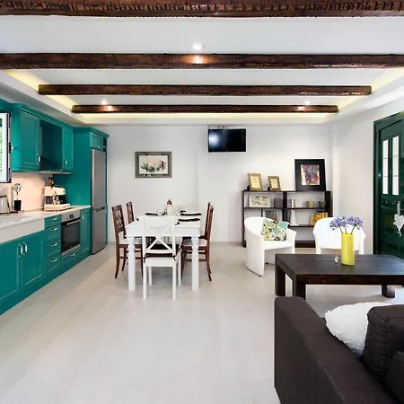 Spitaki Pool House