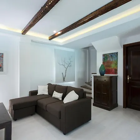 Apartment Spitaki Pool House *